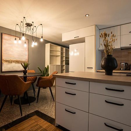 וינה Brand-New Double Bedroom Apartment מראה חיצוני תמונה